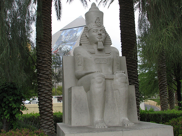 Luxor statue